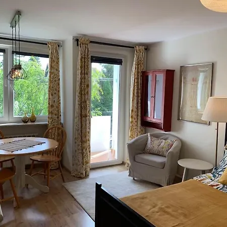 Sunny And Comfortable Double Bedroom Apartament